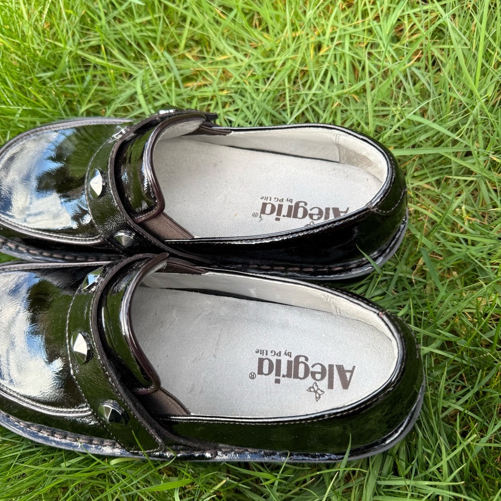 Rare Alegria by PG Lite Black Patent Studded "Rocker" Loafers - Picture 4 of 7